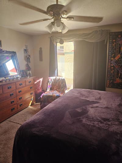 Master bed & bath, fully furnished  Main Photo