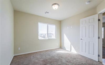 Room for Rent  Main Photo