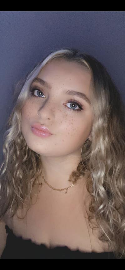 Female student needs Huntington Beach room now Main Photo