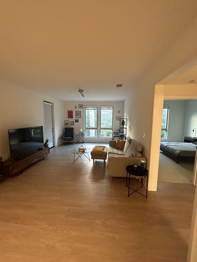 Large furnished bedroom with private bathroom Main Photo