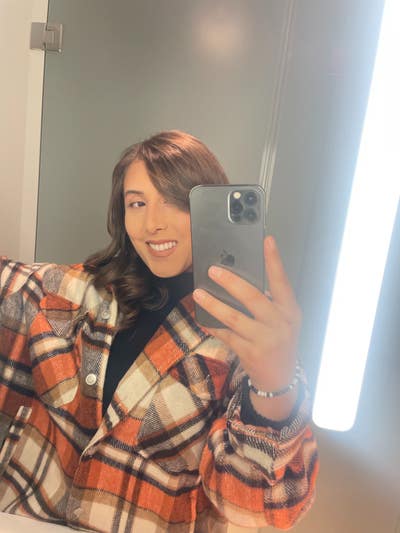 25F needs room for 800 move in now share with F Main Photo