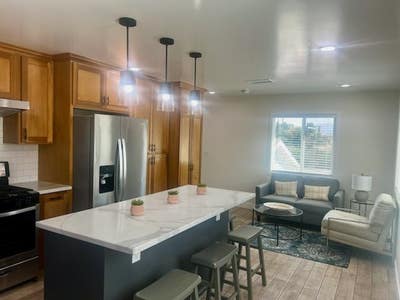 Recently built 3 bed 2 bath apartment in Burbank Main Photo
