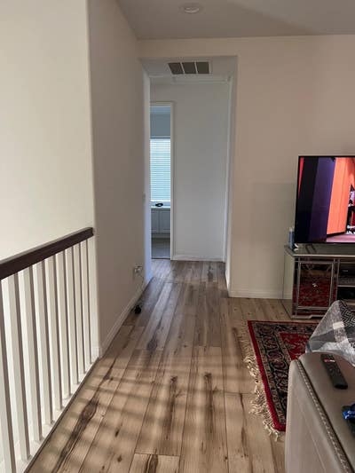 Room in beautiful house Main Photo