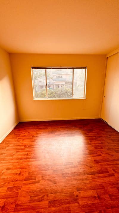Amazing View, rent control  Main Photo