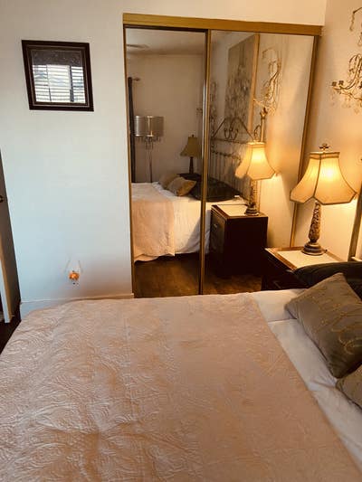Beautiful Room to Rent ( in the Lakes Area) Main Photo