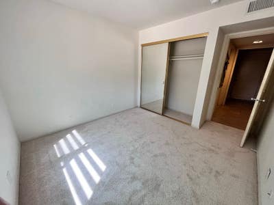 Private Room for Rent in a shared family home Main Photo