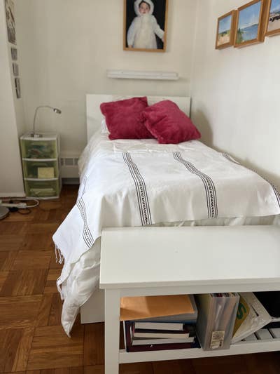 Small room on the lower east side Main Photo