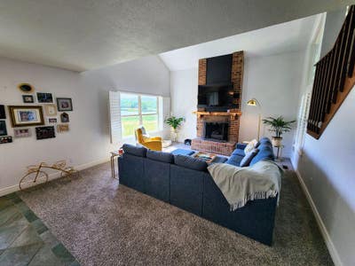 Private Suite Available (bedroom/livingroom/bathro Main Photo