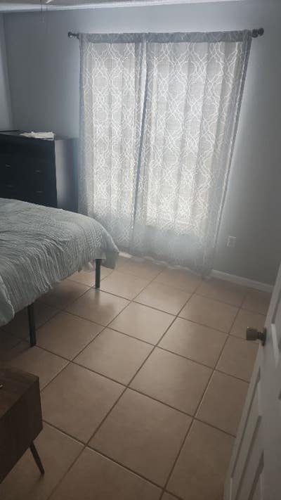 Cozy Bedroom for Rent in shared homeDeltona_ Hump Main Photo