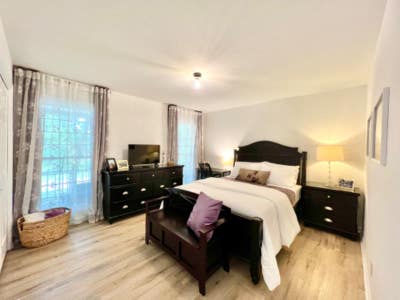 Private furnished roomshared bathroom. Please rea Main Photo