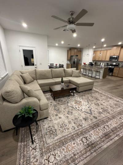 Cozy Room in Spacious house Main Photo