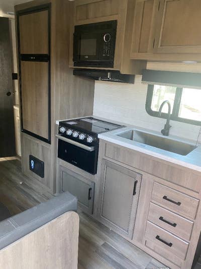 RV for Rent Main Photo