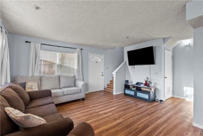 1 master BR(private full bathroom) in a townhouse  Main Photo
