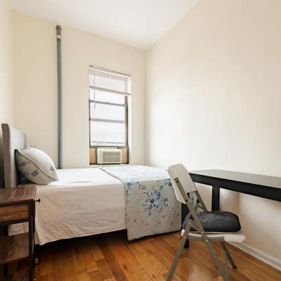 Lovely Double Room at Empire Blvd Main Photo