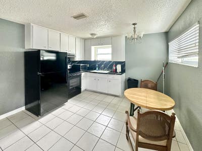 Newlyrenovated & beautiful Port Richey apt ready t Main Photo