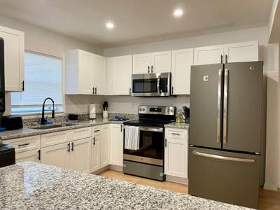 Highquality & spacious Lakeland House with Dining  Main Photo