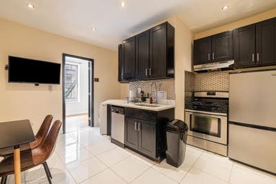 Room in South Harlem on a flexible lease Main Photo