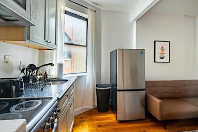 Room in East Village on a flexible lease Main Photo