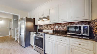  Spacious Home with Yard & Close to Parks & Shoppi Main Photo