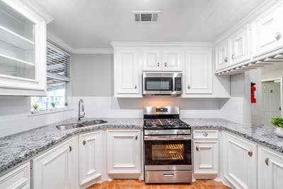 Renovated Houston CoLiving  | Plush Full Bed, Priv Main Photo