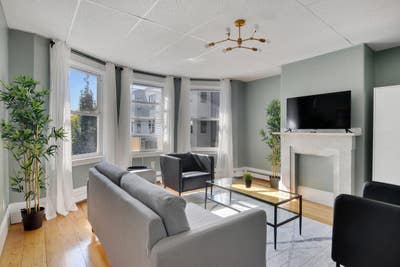 Room in Polish Triangle on a flexible lease Main Photo