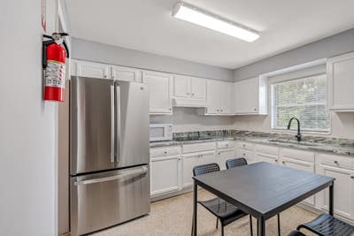 Beautiful & spacious Tampa House with Dining area Main Photo