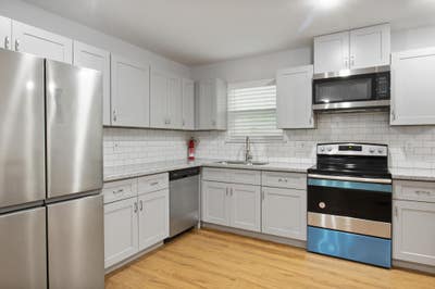 La Casita HTX: Live w 2 roommates in a modern & af Main Photo