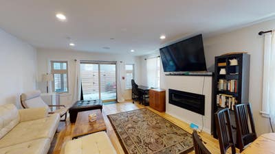 Brand new Bella Vista apartment with private patio Main Photo