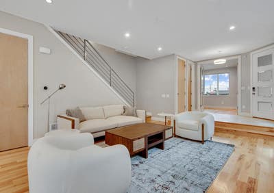 Contemporary West Highland home with great rooftop Main Photo