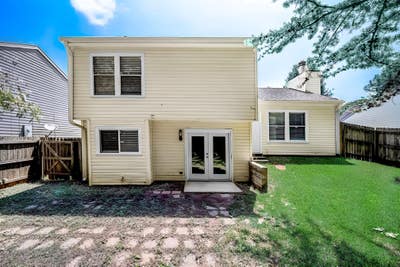 Top Host Comfy Home with Spacious Yard & Nearby Pa Main Photo