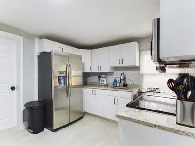 Comfy & newlyrenovated Tampa House Main Photo