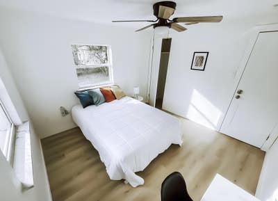 Newlyrenovated & beautiful Tampa House with Backya Main Photo