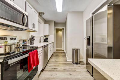 Newlyrenovated & modern Jacksonville House with Di Main Photo