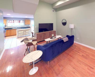  Classic Northern Liberties Apt with Great Views Main Photo