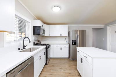 Las Vegas House with Dining area. Highquality & ne Main Photo