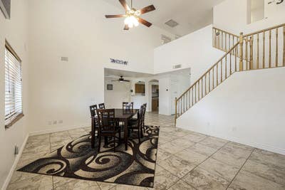 Modern & newlyrenovated Mesa House with office des Main Photo