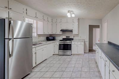 🪴BRAND NEW Renovated Riverdale Property with Spac Main Photo