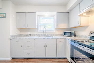 Updated South Houston Home Near Airport ️ & Metro  Main Photo