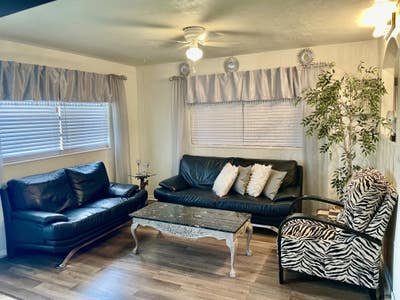 Beautiful home located in Deerfield b2/1 Main Photo