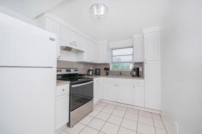 Well Located, Modern & comfy Miami Apartment with  Main Photo