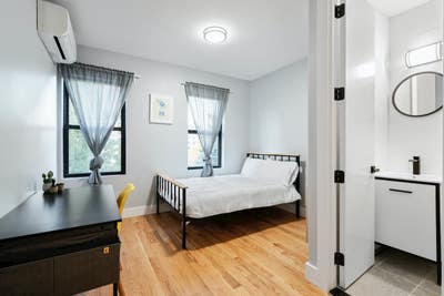 Trendy Private ROOM in Bedford-Stuyvesant Main Photo