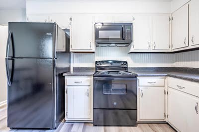 Spacious & highquality Riverdale House with Patio  Main Photo