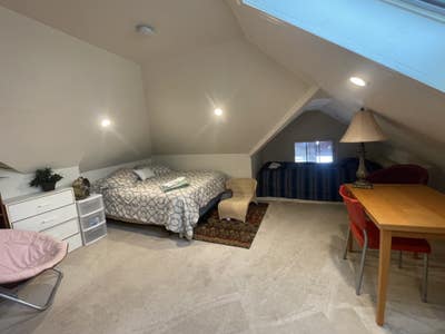 Fully furnished all inclusive room available now Main Photo