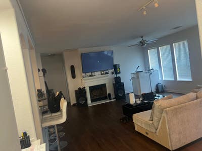 Room for Rent  Main Photo