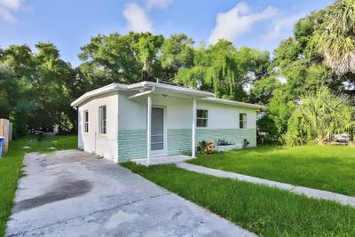 Cozy & newlyrenovated Clearwater House with Backya Main Photo