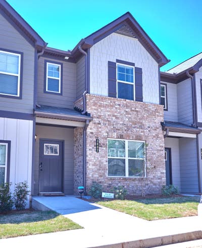 Now available - pad in East Point Main Photo