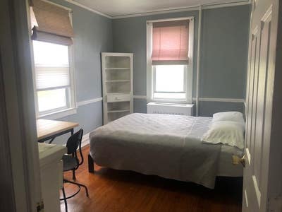 Single Room in 2 bedroom apartment  Main Photo