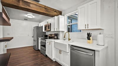 🚨FREE WEEK ON US  Fully Remodeled 🧹Cleaning Serv Main Photo