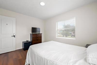  Free Week Offer During Stayperfect Location Near  Main Photo