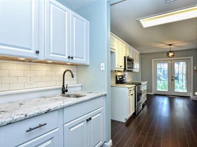 Incredibly Spacious & Quite Home. Backyard Oasis W Main Photo